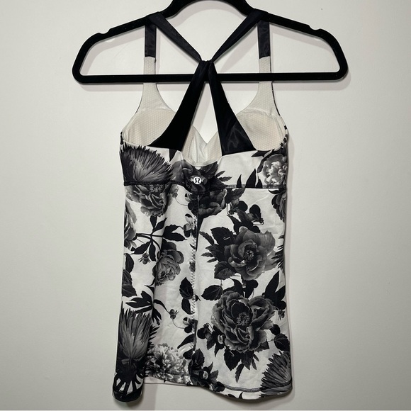 Lululemon Women’s Daily Practice Black white Floral Tank top in US 4 - Picture 7 of 10